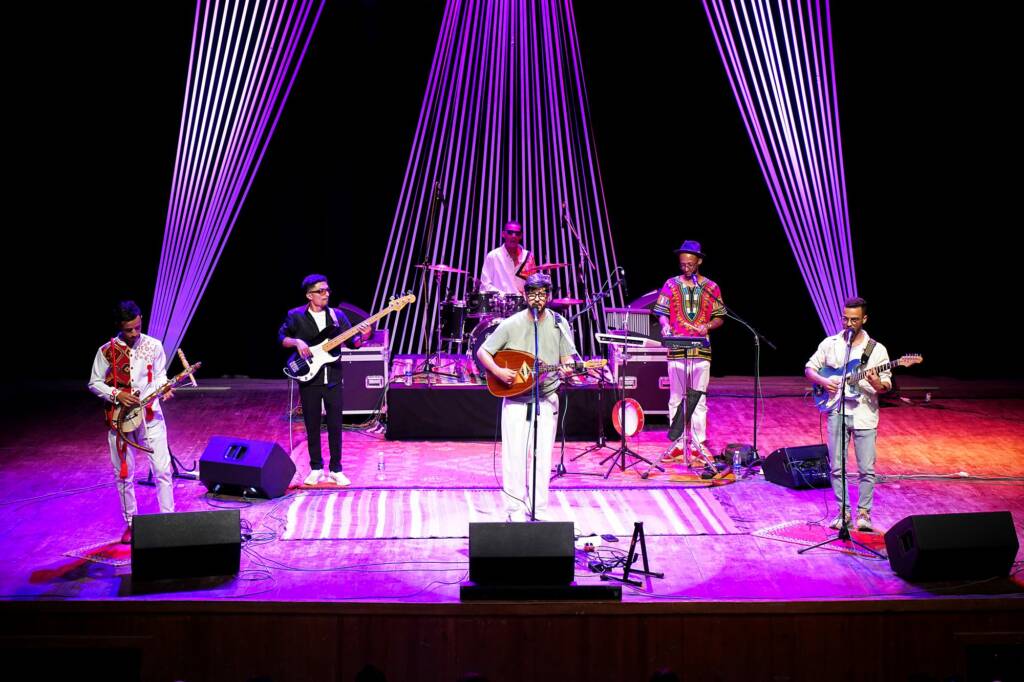 Joe'Art Band au complet sur scène