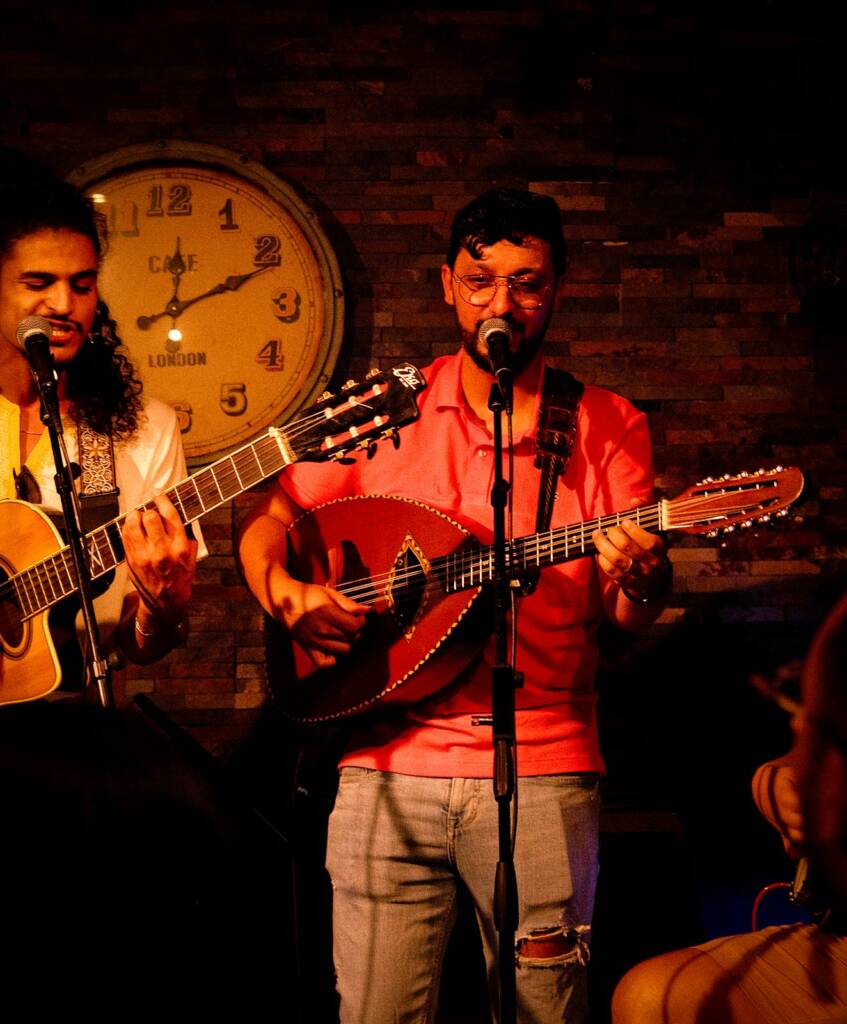 Trio acoustique : mondole et guitare
